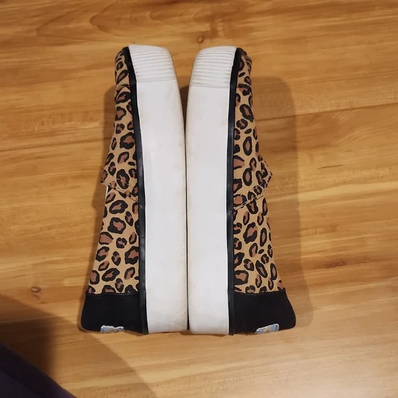 Toms Leopard Print Slip-On Sneakers - Picture 7 of 7